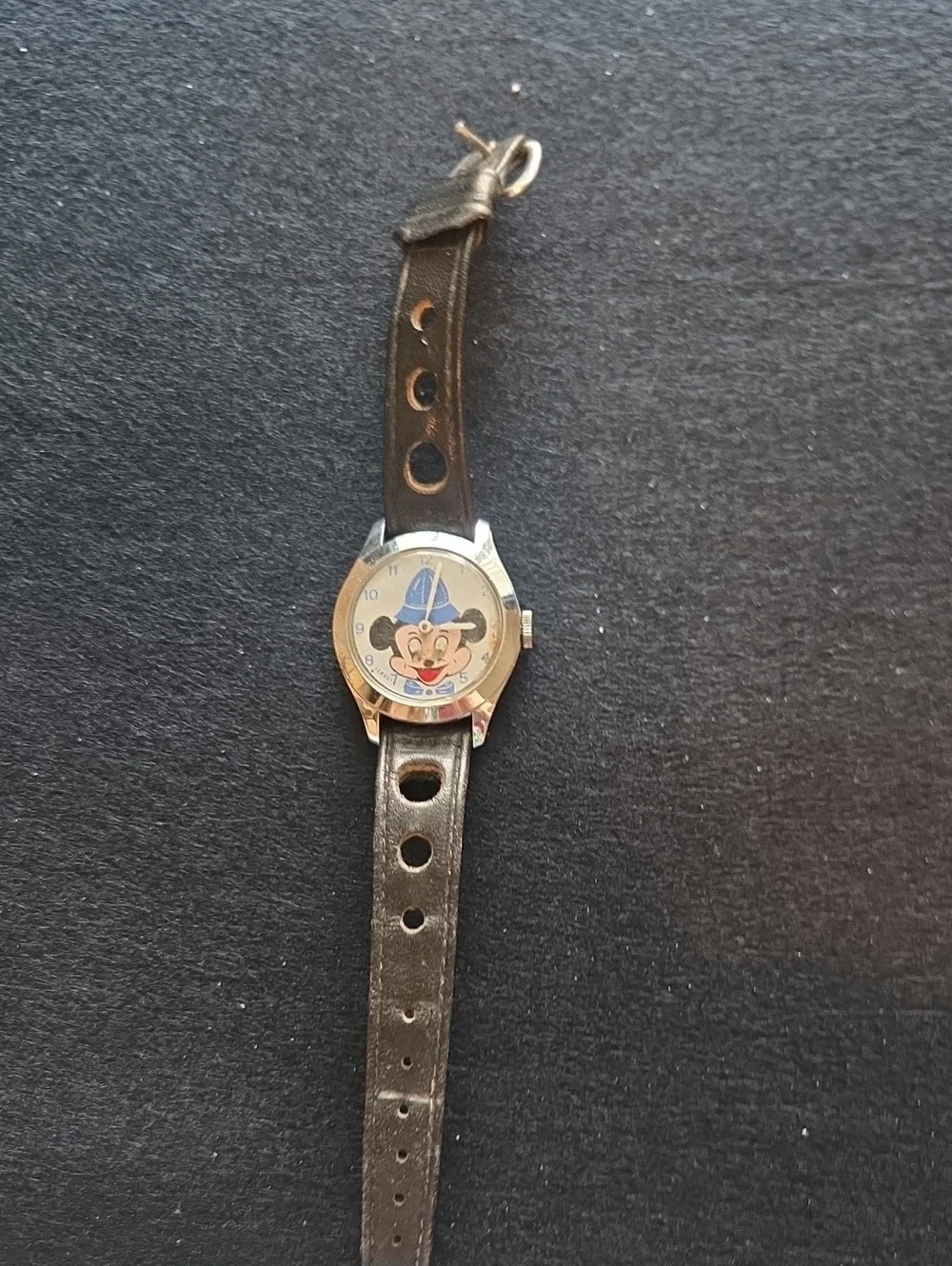Disney NON WORKING vintage Cartoon Character Men's Black Leather Strap Watch